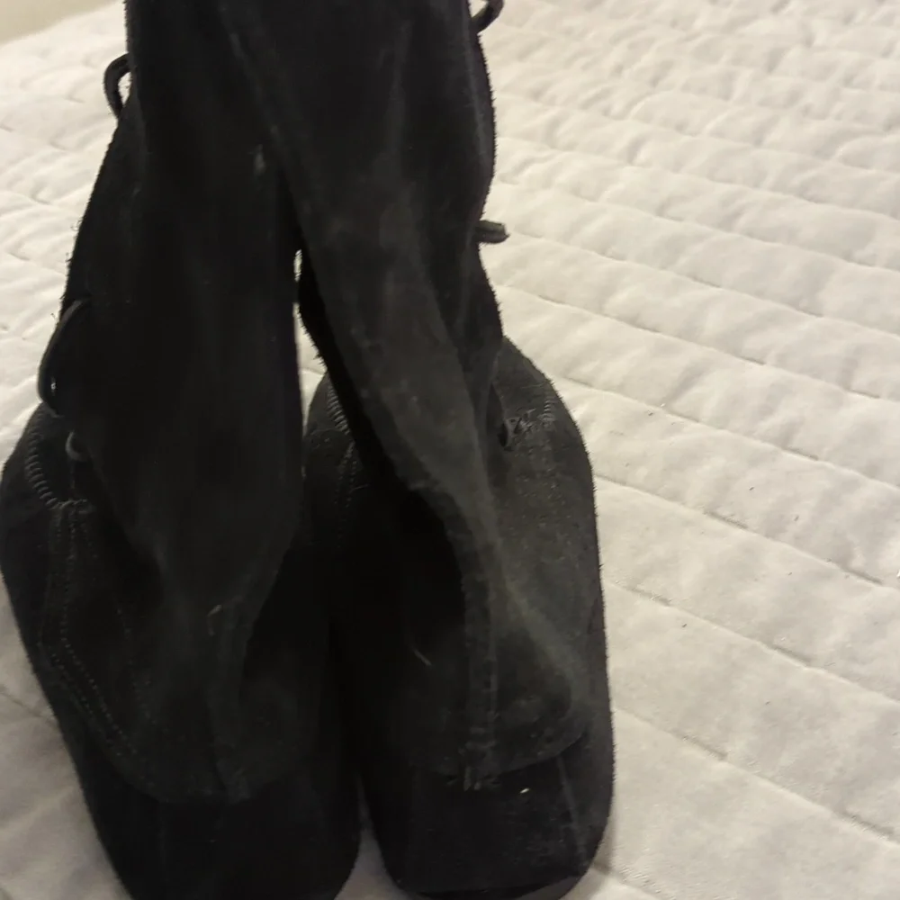 Minnetonka Front Lace Knee High Boot. NWOT. - Picture 3 of 7